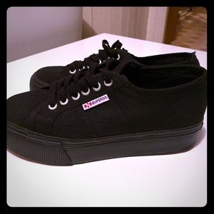 Women's Platform Sneakers in Black